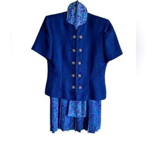 VINTAGE - Leslie Faye 2 Piece Blue Jacket with Pleated Skirt & Scarf- Size 10P